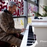 Lorry am Piano