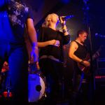 Nuking Moose mit Jenny (von We Are Riot) Nuking Moose mit Jenny (von We Are Riot)