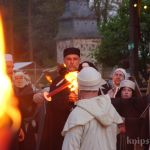 Entzünden der Osterkerze Entzünden der Osterkerze