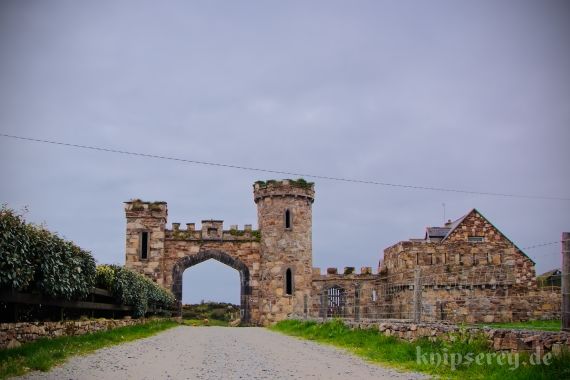 Eingangstor zum Clifden Castle